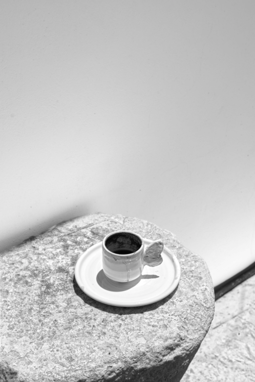 Το σπίτι της Σάντρας Χωρέμη στην Πάρο είναι σαν «λευκή αγκαλιά»-8