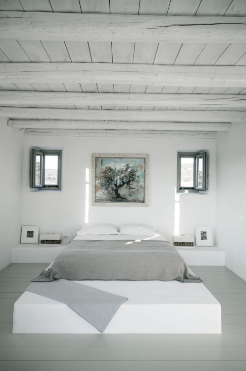 Το σπίτι της Σάντρας Χωρέμη στην Πάρο είναι σαν «λευκή αγκαλιά»-4