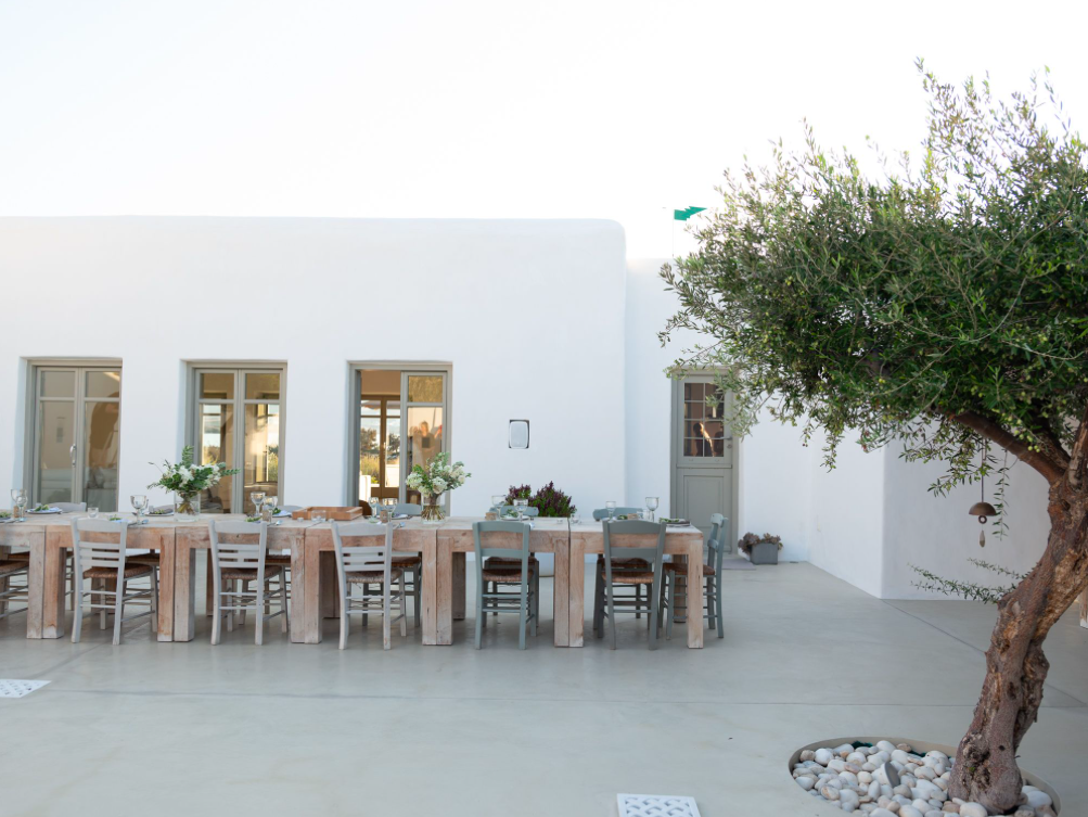 Το σπίτι της Σάντρας Χωρέμη στην Πάρο είναι σαν «λευκή αγκαλιά»-2