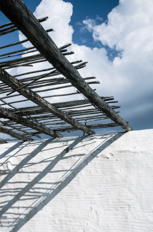 Το σπίτι της Σάντρας Χωρέμη στην Πάρο είναι σαν «λευκή αγκαλιά»-9