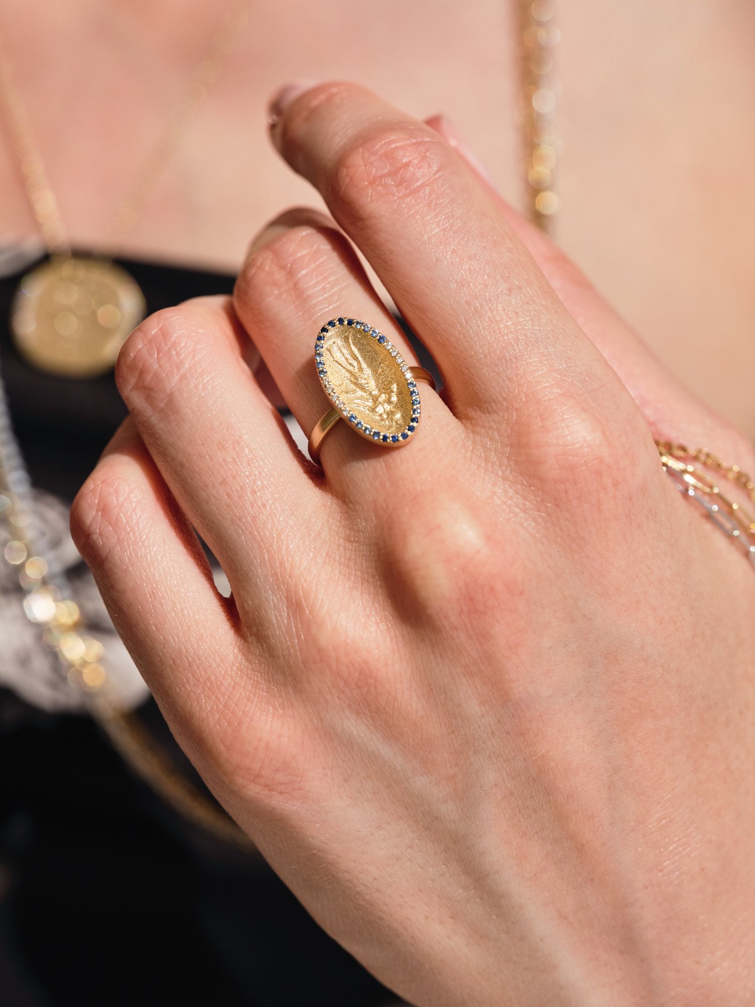 Single Earrings: Η Danai Giannelli μας δείχνει πώς να τα φορέσουμε με άποψη-4