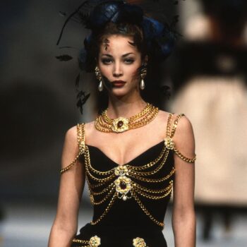 jewellery-on-haute-couture-35-iconic-στιγμές-από-τις-πασαρέλες-των-90s-161183