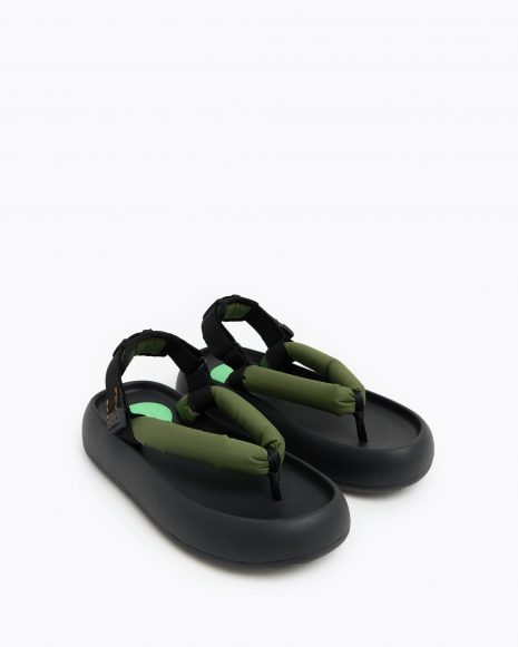 Puffy Sandals: Αυτά είναι τα flat που θα βλέπουμε συνέχεια το καλοκαίρι-4
