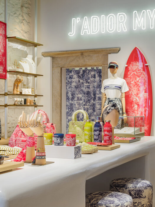 Ο οίκος Dior εγκαινιάζει δύο pop-up boutiques στη Μύκονο-5