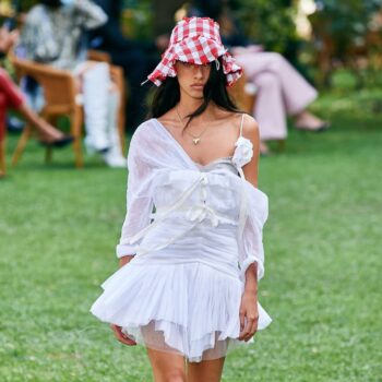 8-vogue-approved-τρόποι-να-συνδυάσετε-τα-φορέματα-τ-177839