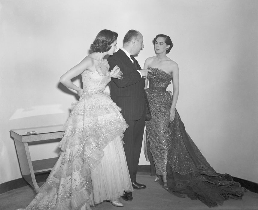 O Christian Dior στο ατελιέ του μέσα από 10 σπάνιες φωτογραφίες-4