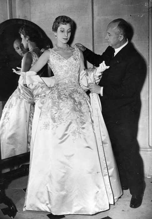 O Christian Dior στο ατελιέ του μέσα από 10 σπάνιες φωτογραφίες-5