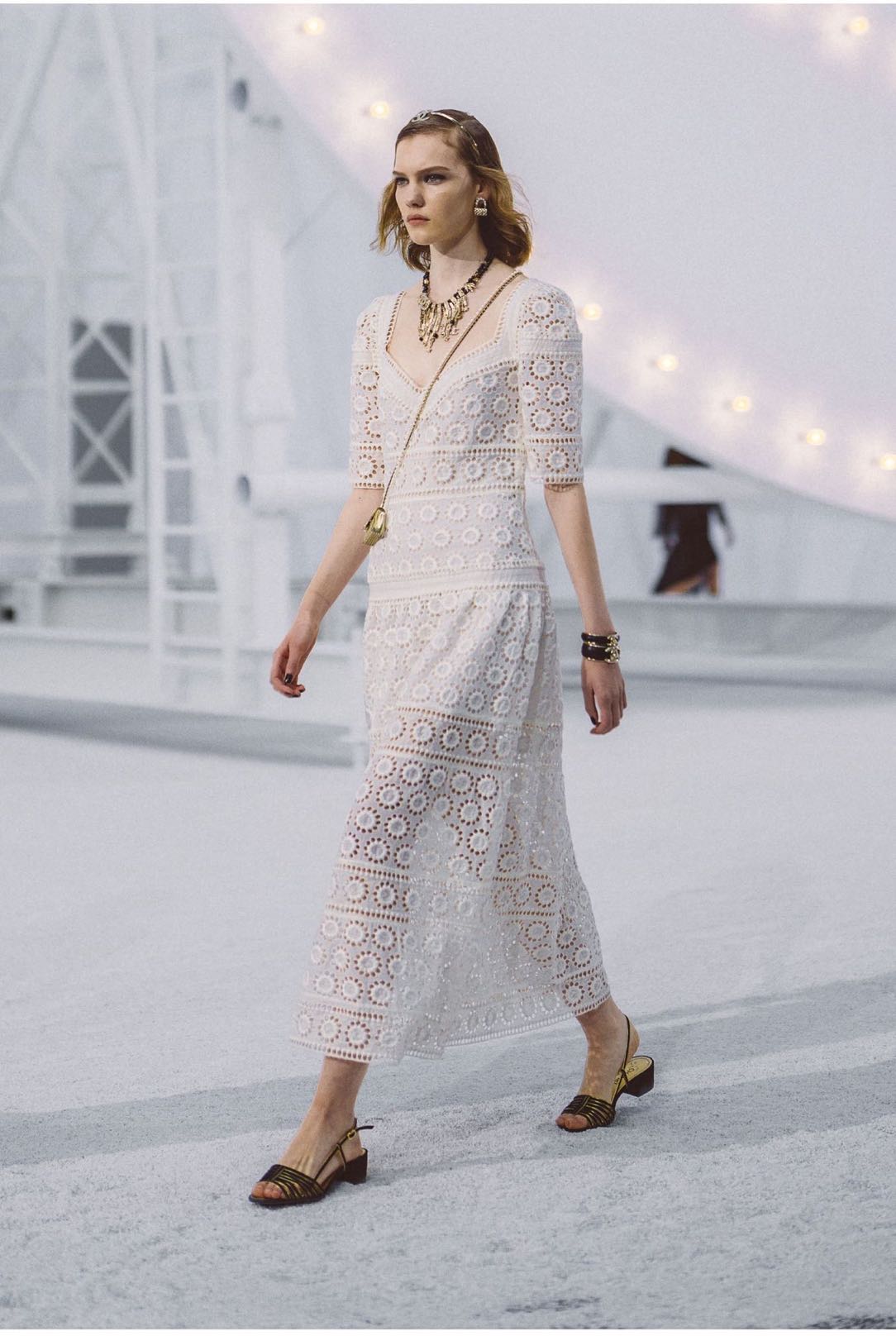 Chanel SS21 7 κομμάτια που θα προσθέσουμε σίγουρα στη βαλίτσα των διακοπών μας-3