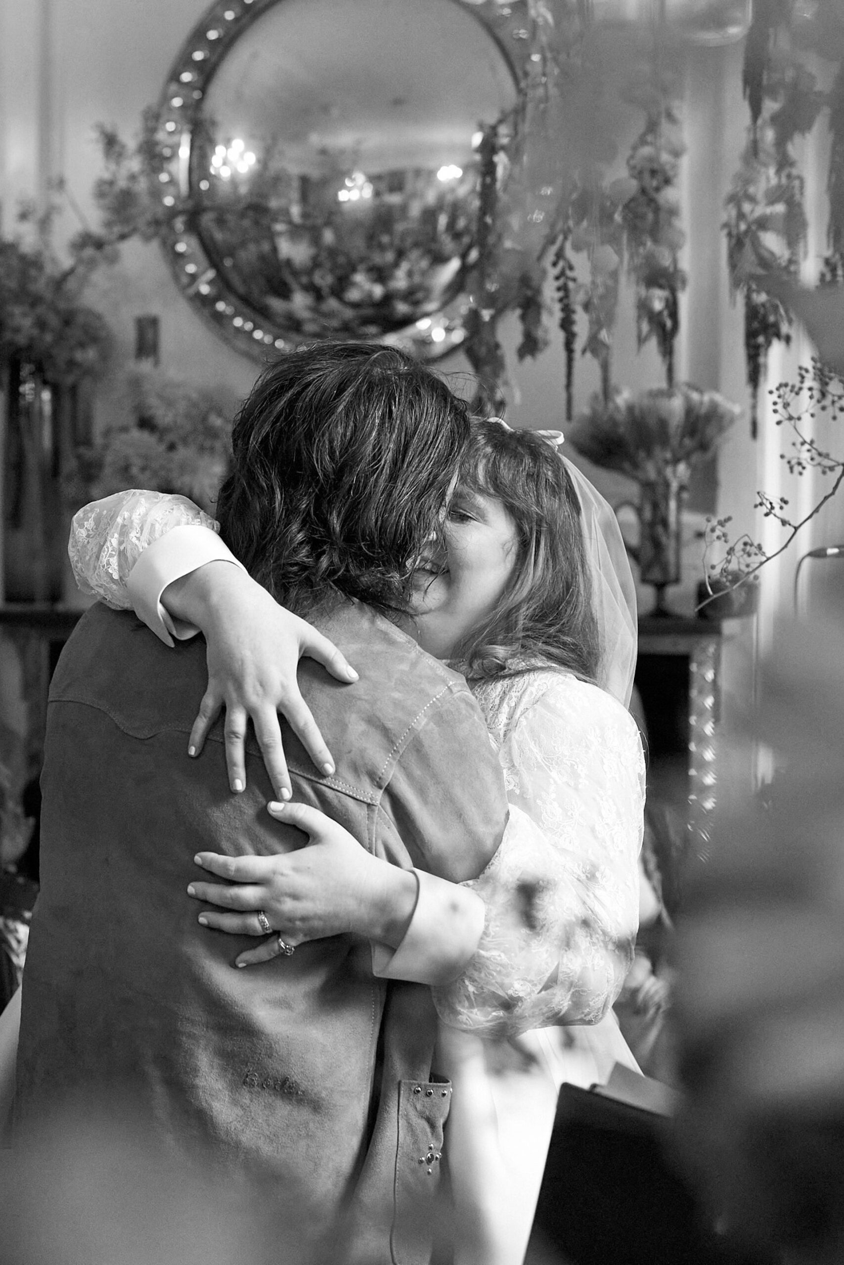 Just married: H Vogue στο γάμο της Lena Dunham στο Λονδίνο-18