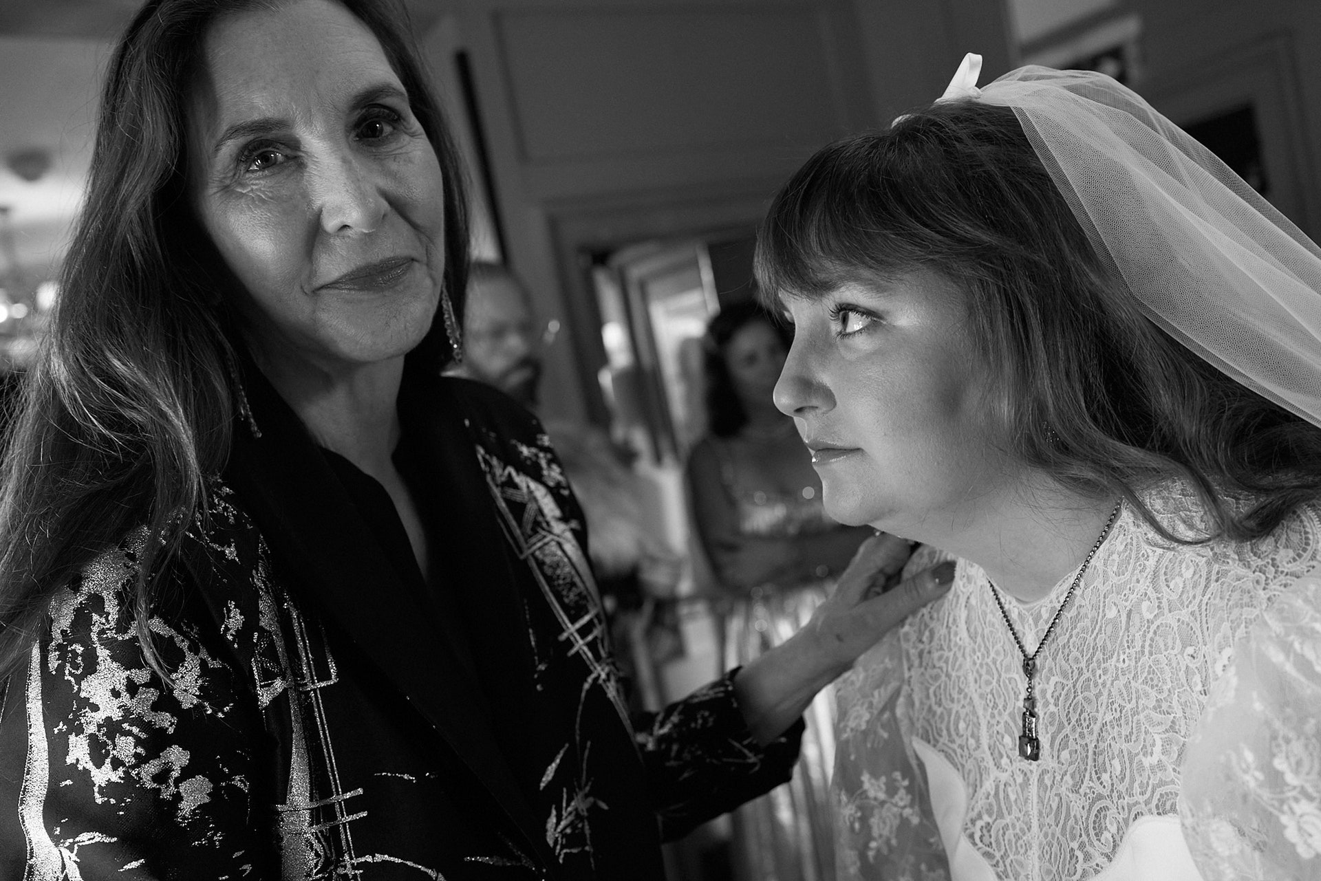 Just married: H Vogue στο γάμο της Lena Dunham στο Λονδίνο-12