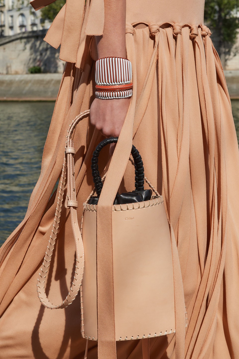 To bag trend που προσθέτουμε τώρα στη bucket list μας-3