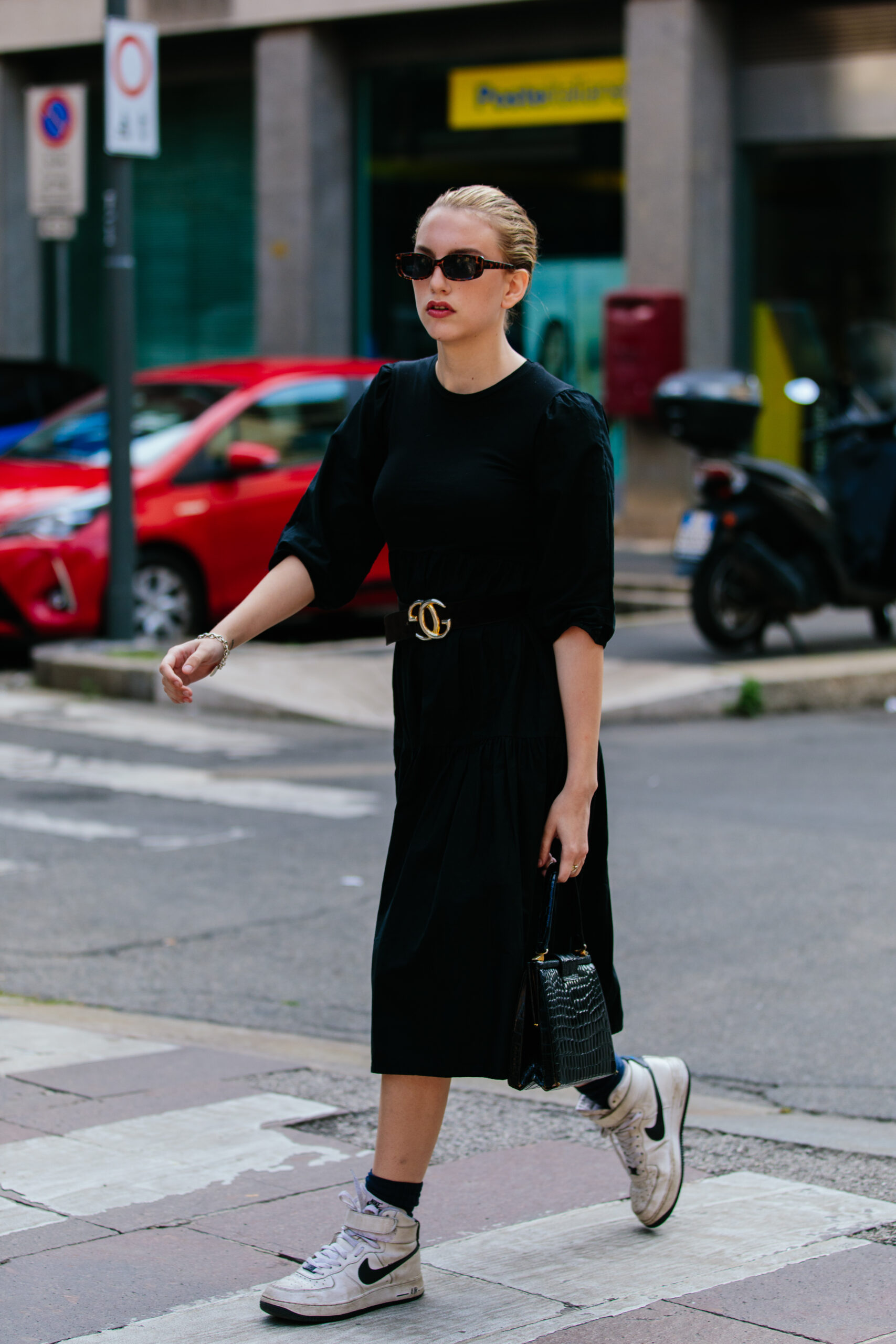 Total black: 10 fresh εμφανίσεις για everyday looks-6