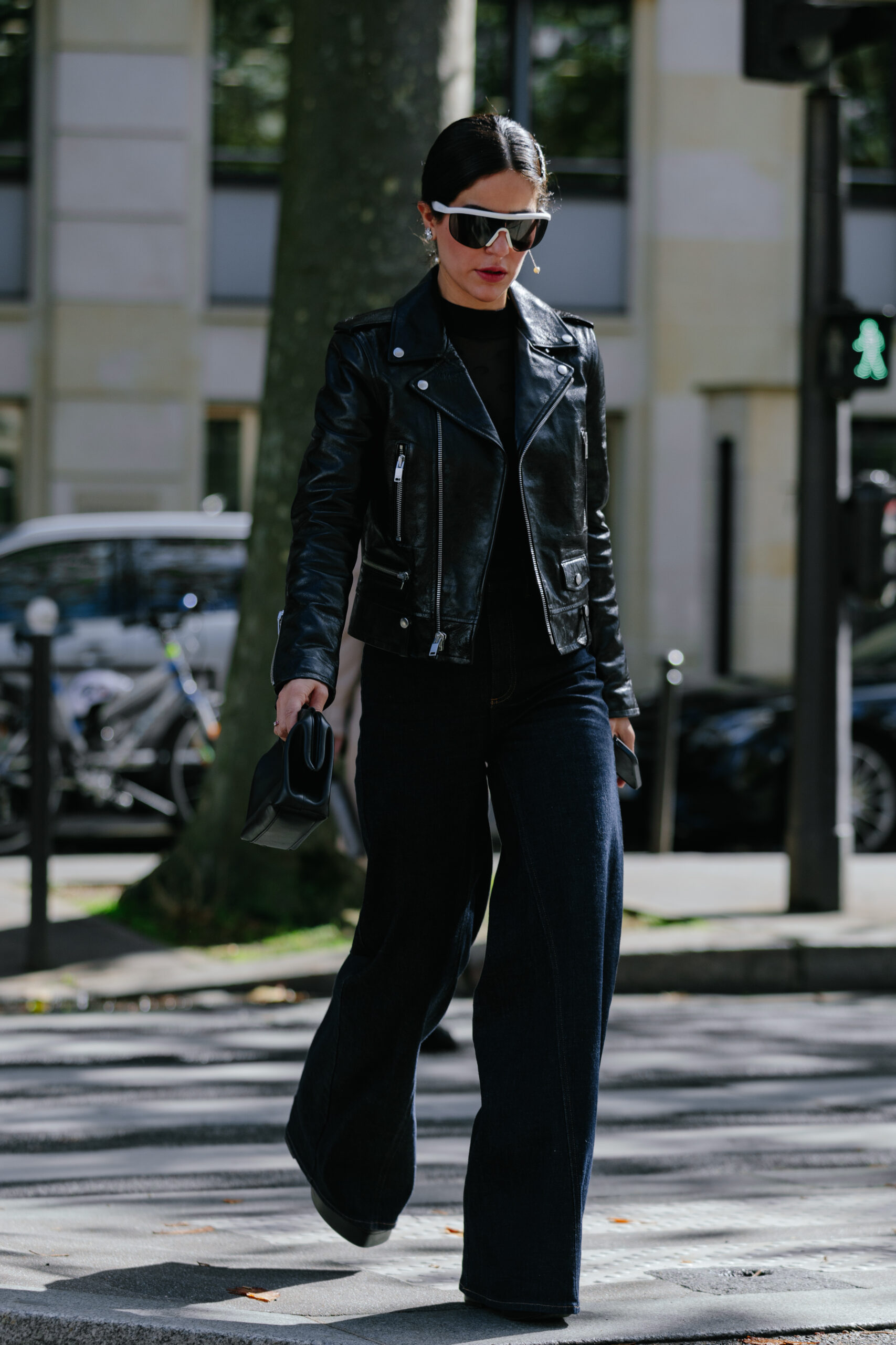 Total black: 10 fresh εμφανίσεις για everyday looks-1
