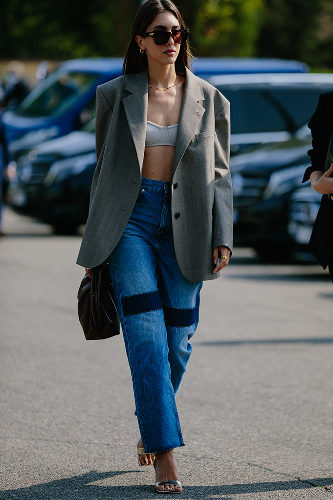 Τα 6 τοπ που θα συνδυάσετε με όλα τα straight jeans-5