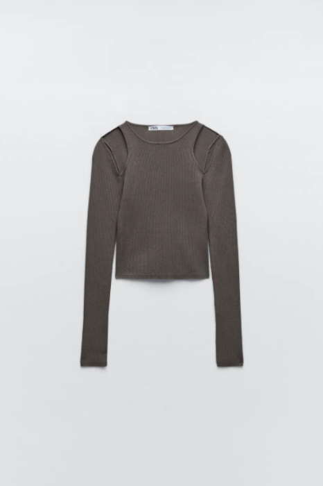 Τα off shoulder τοπ είναι το new sexy του χειμώνα-4