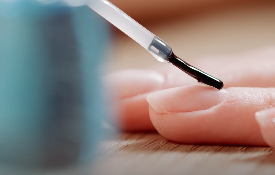 Πώς θα κάνετε ένα επιτυχημένο ημιμόνιμο μανικιούρ στο σπίτι;-6