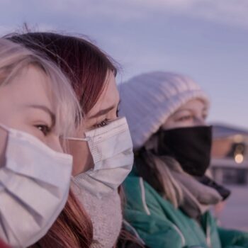 the-x-file-τρία-κορίτσια-ανθίζουν-μέσα-στο-lockdown-202084