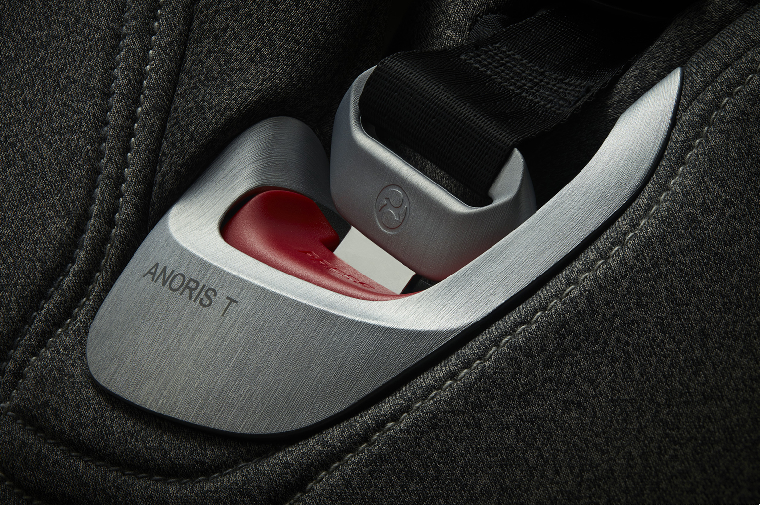 Οι μετακινήσεις με το μωρό μας γίνονται ακόμα πιο ασφαλείς με το πρώτο κάθισμα με ενσωματωμένο full-body αερόσακο από τη CYBEX-3