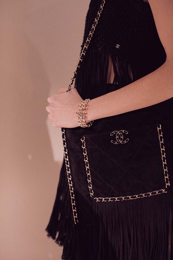 H Vogue αποκλειστικά στο backstage του Chanel Cruise 21/22 show στο Dubai-3