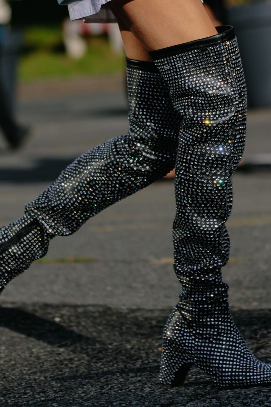 glitter-boots-τα-πιο-sparkling-σχέδια-για-τα-glam-σύνολα-του-χε-202196