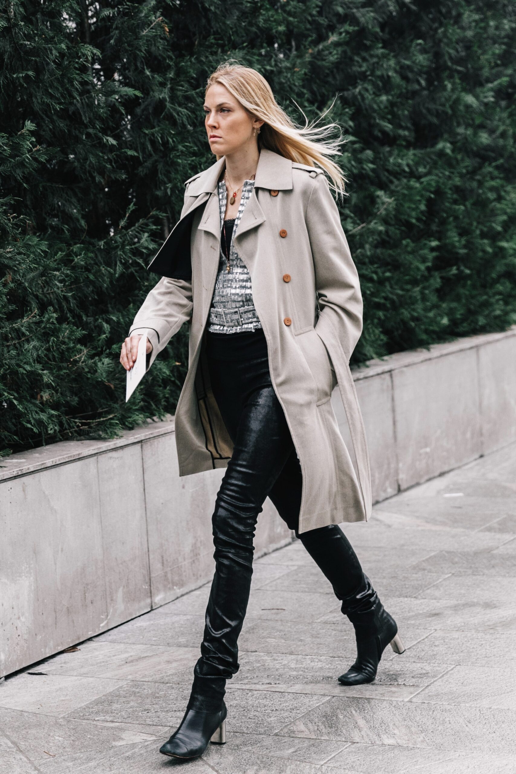 Beginner’s Guide: Πώς θα φορέσετε metallics και το πρωί-6