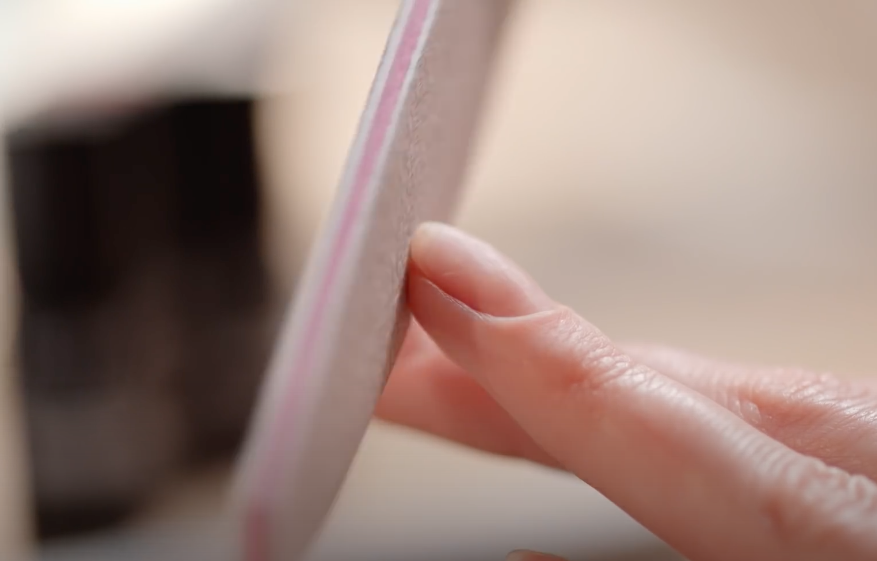 Πώς θα κάνετε ένα επιτυχημένο ημιμόνιμο μανικιούρ στο σπίτι;-4