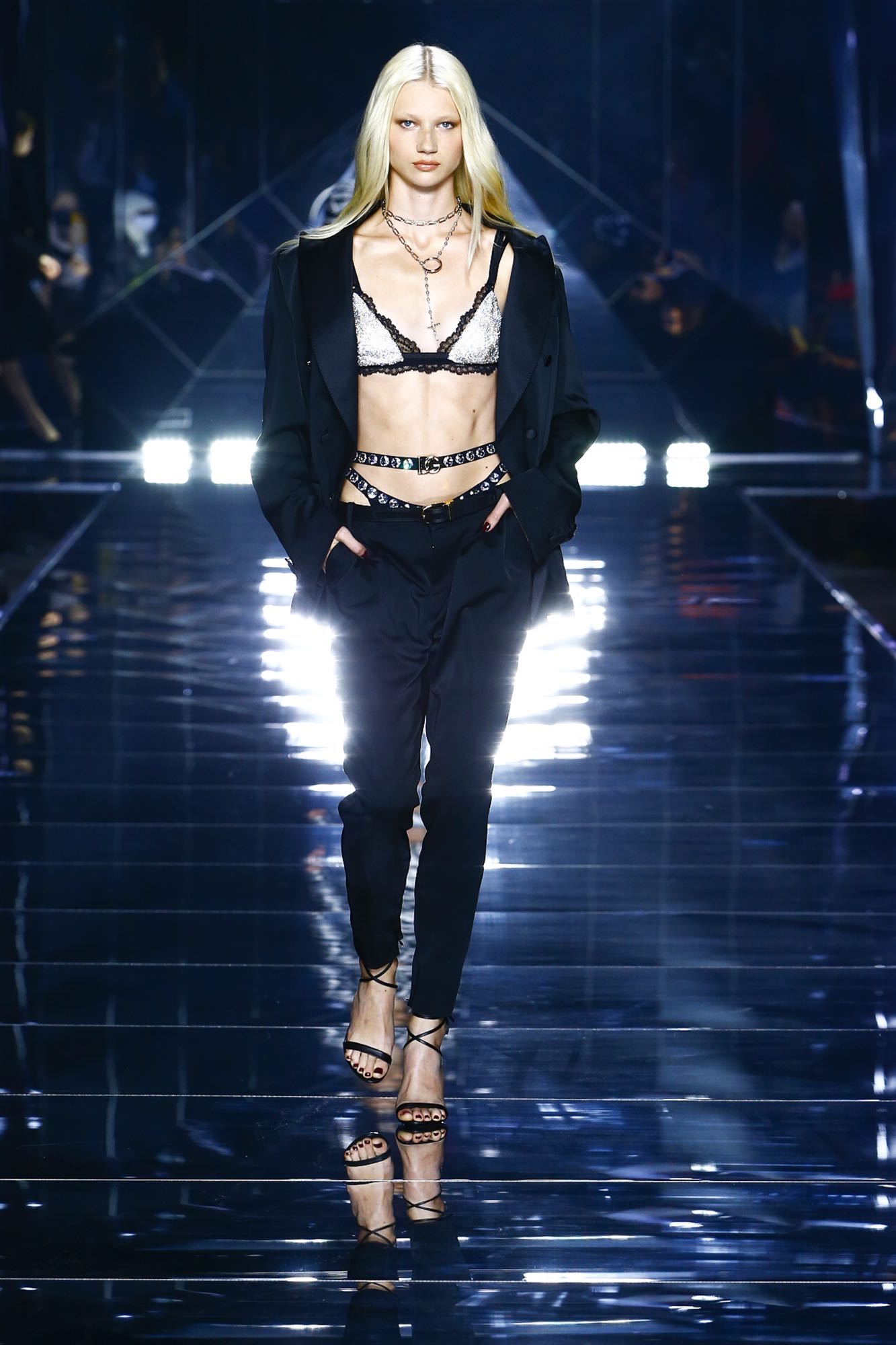 Dolce & Gabbana Σακάκια: Ο πιο sexy τρόπος να τα φορέσουμε το 2022-3