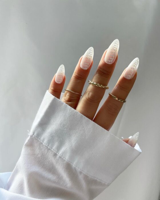 Crocodile μανικιούρ: Είναι το nail trend of the moment-1