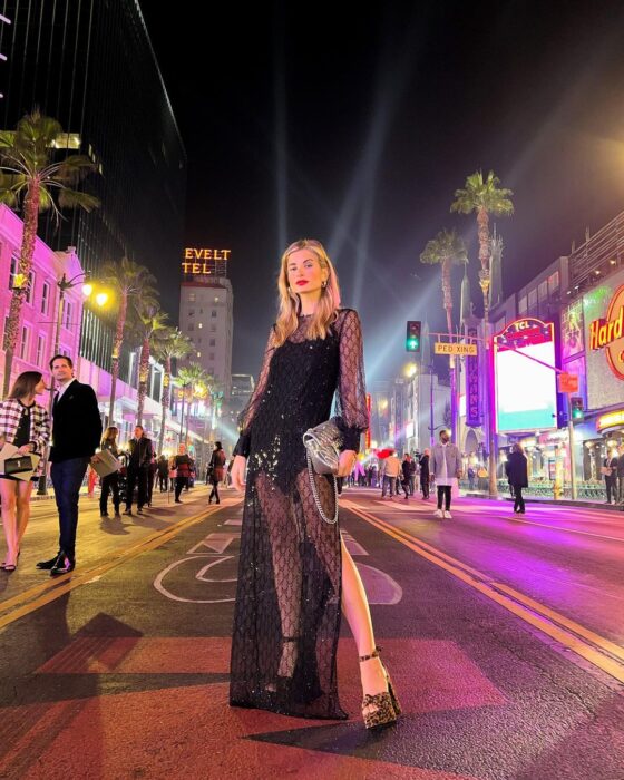 Wedding Guest: 8 outfits για τους γάμους του χειμώνα-2