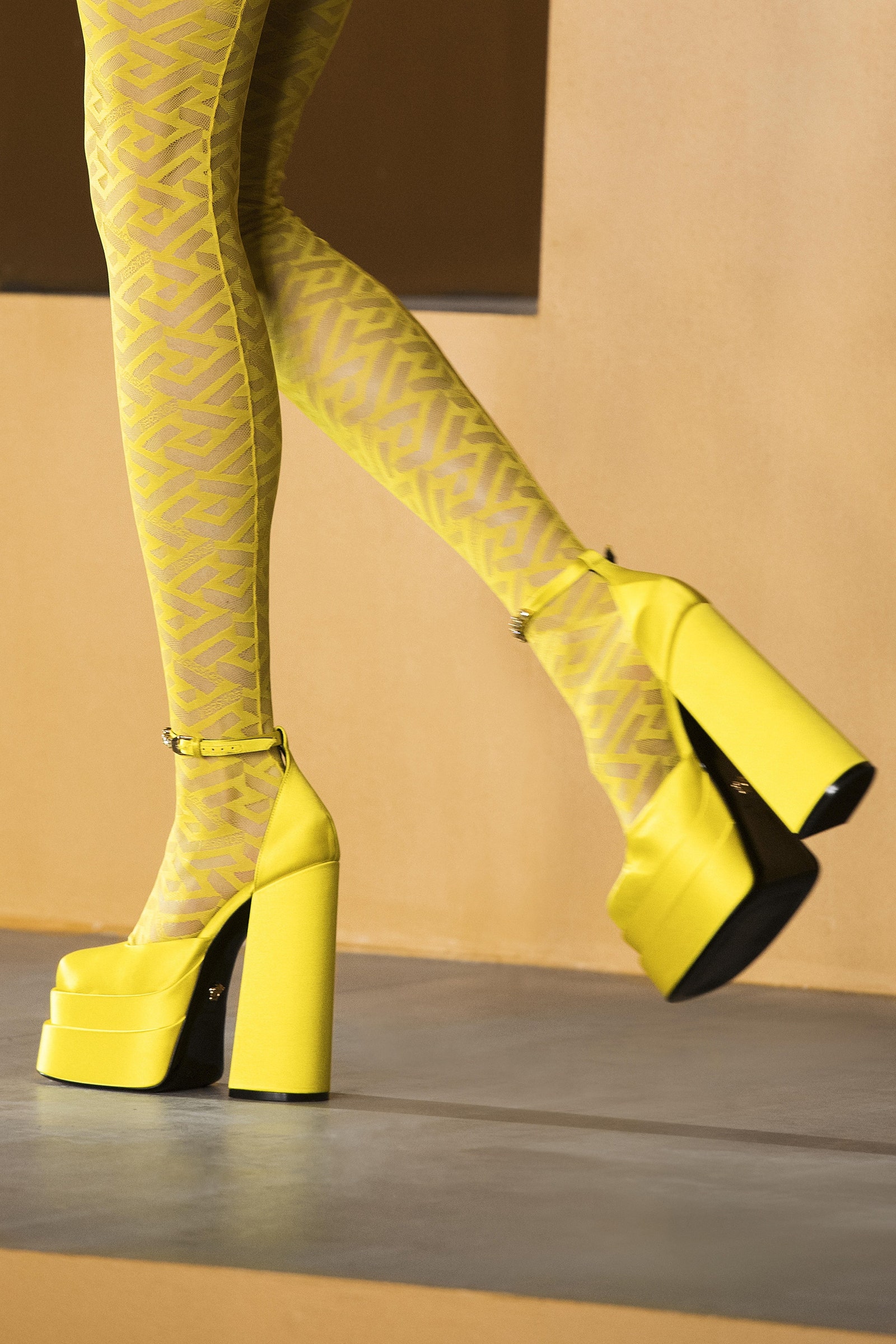 Τα 16 fashion items που καθόρισαν το 2021-15