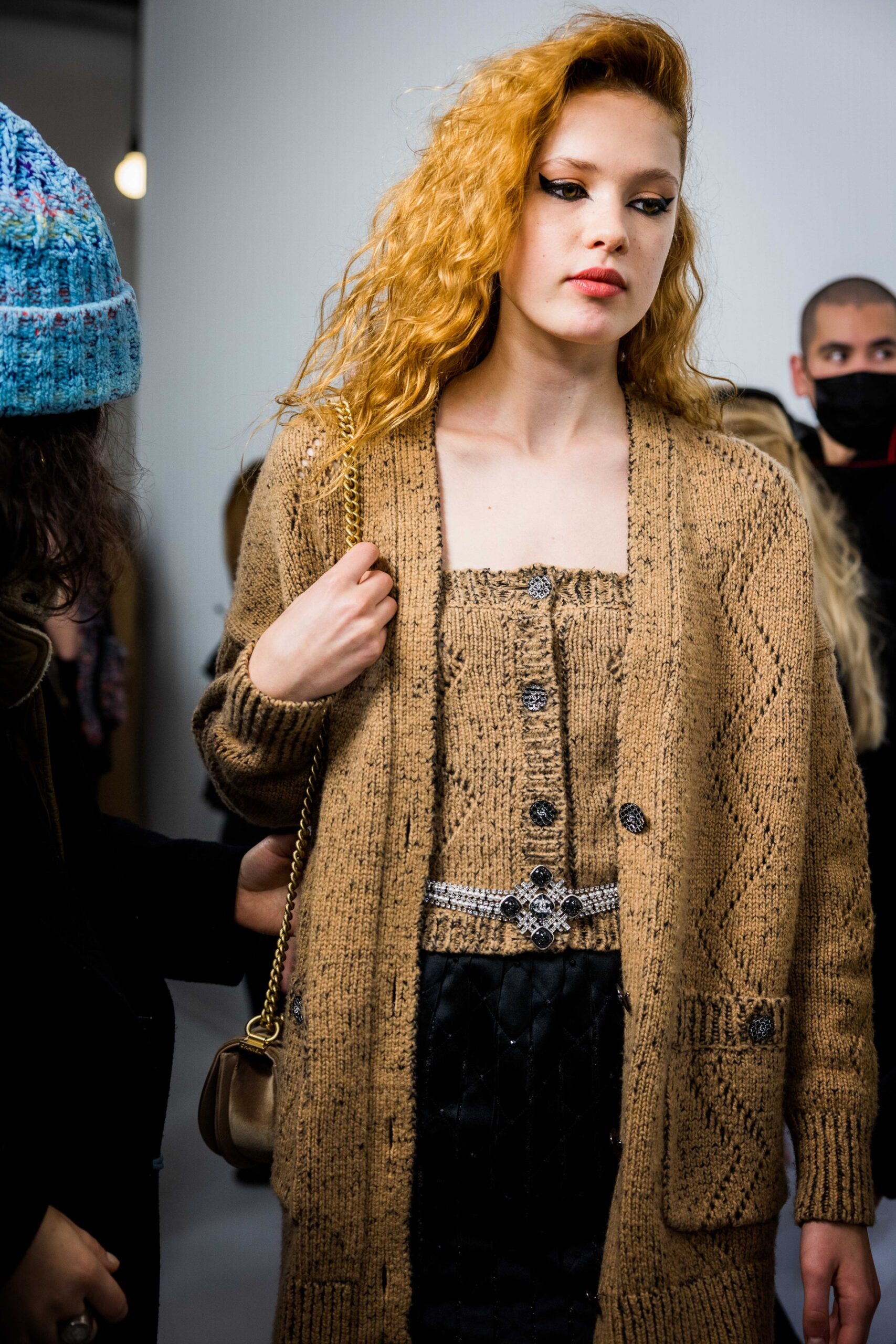 Η Vogue στο backstage του Chanel Métiers d’Art show-14