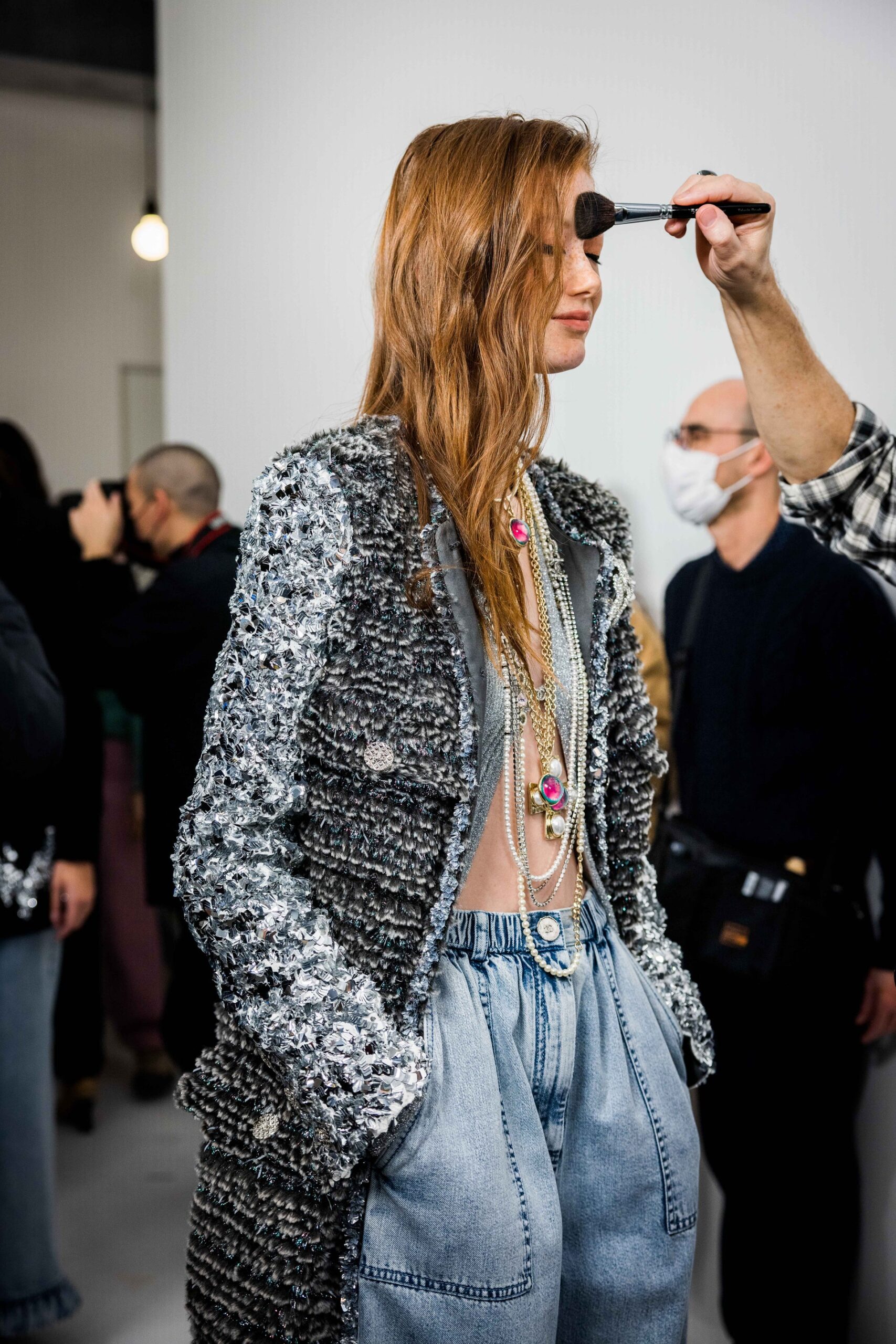 Η Vogue στο backstage του Chanel Métiers d’Art show-9