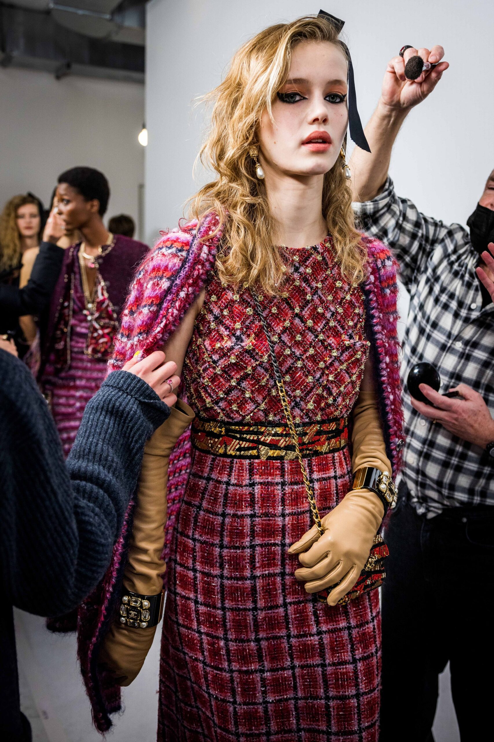 Η Vogue στο backstage του Chanel Métiers d’Art show-5