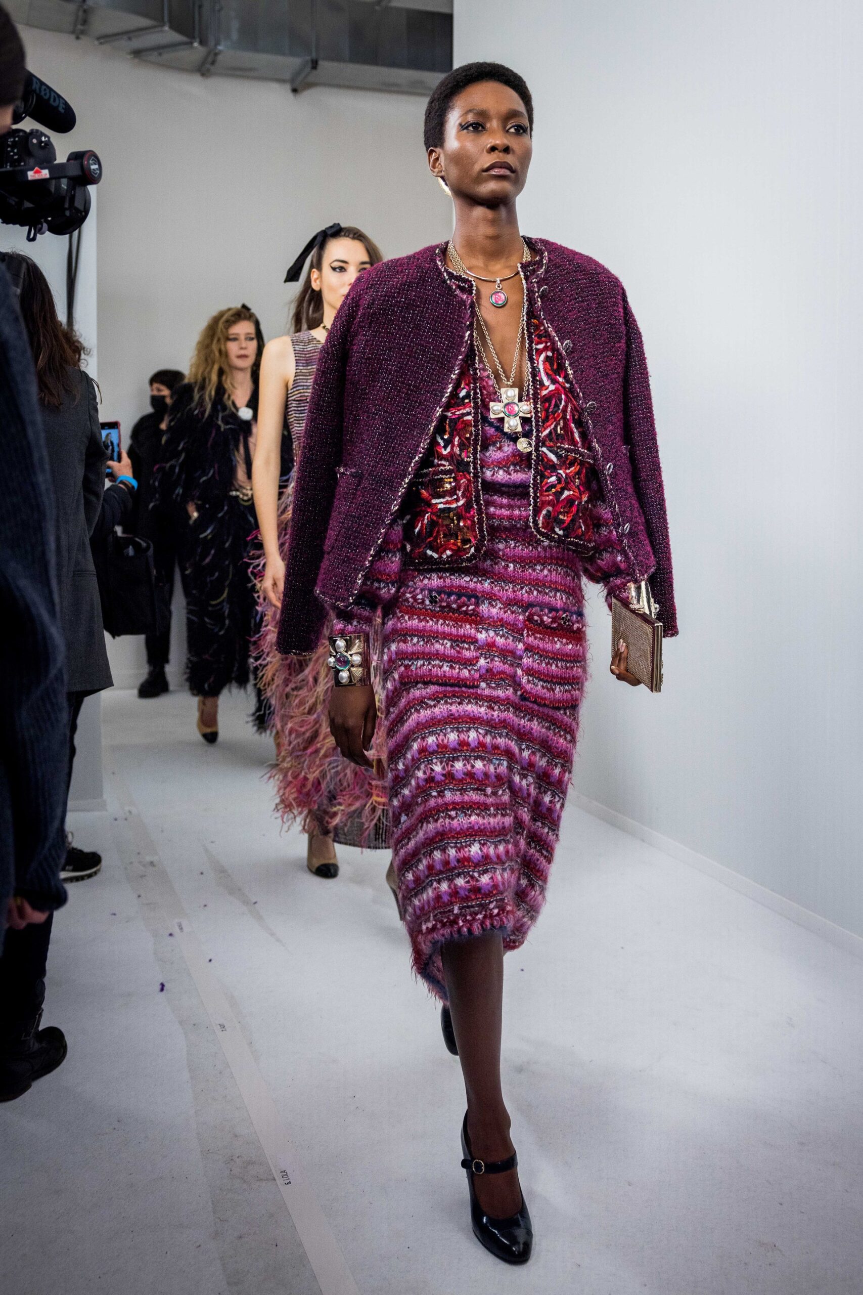 Η Vogue στο backstage του Chanel Métiers d’Art show-18