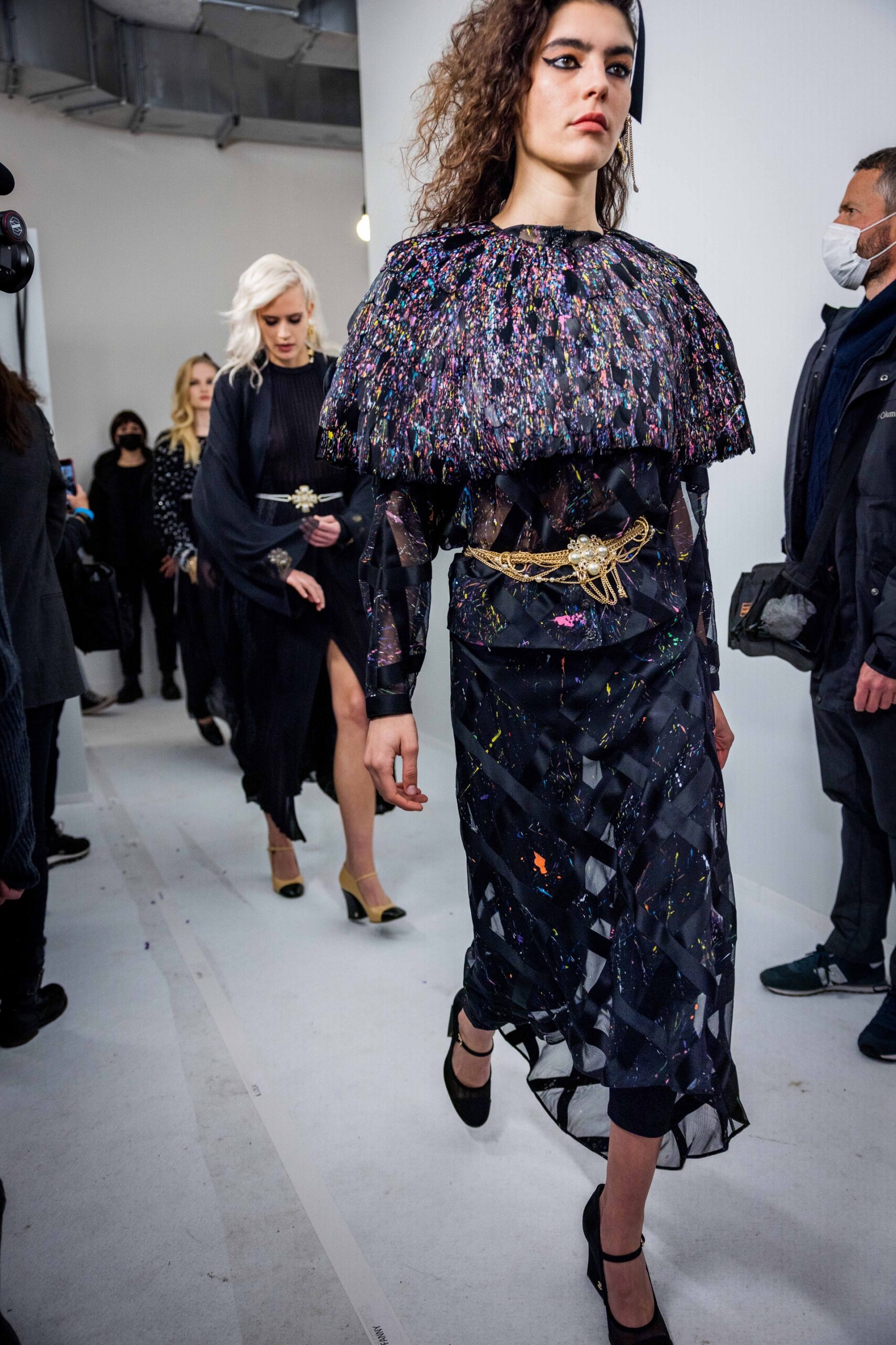 Η Vogue στο backstage του Chanel Métiers d’Art show-19