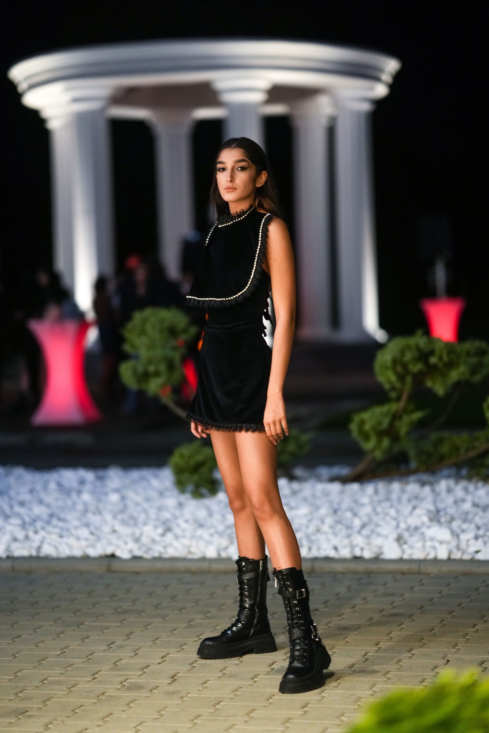 Φόρεμα & combat boots: Ο συνδυασμός που θα κάνουμε και τον χειμώνα-3