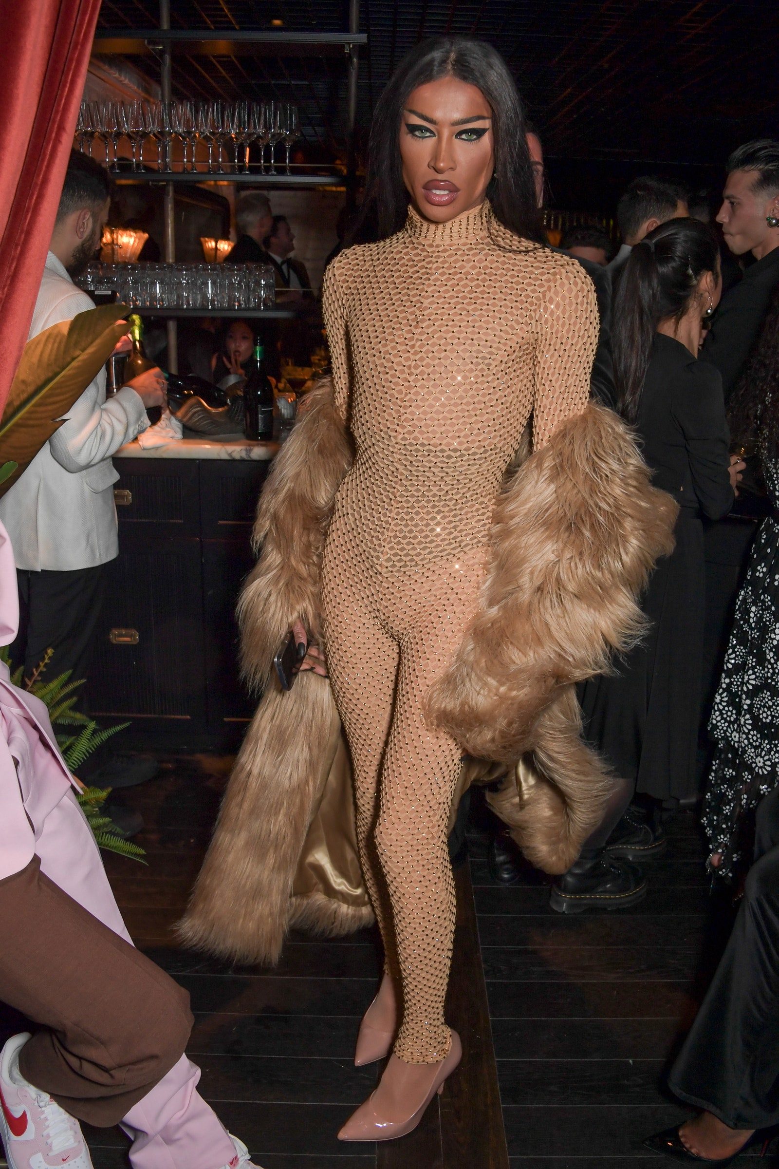 Catsuit αντί για φόρεμα; 6 celebrity approved looks-4
