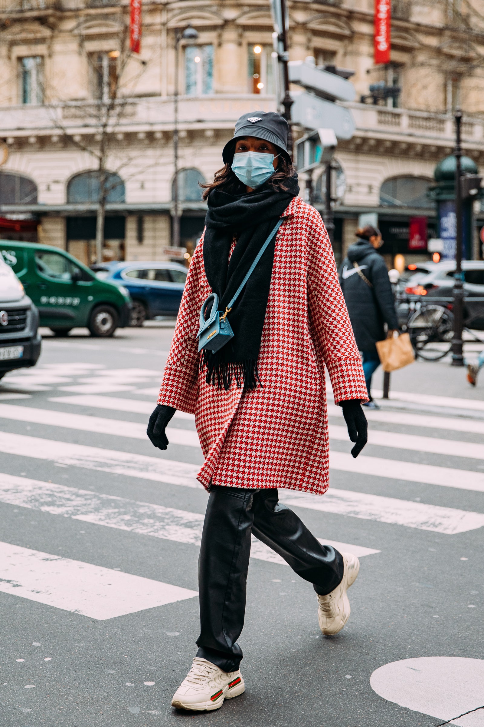 12 parisian looks για να ντυθείτε όπως η Emily in Paris-9