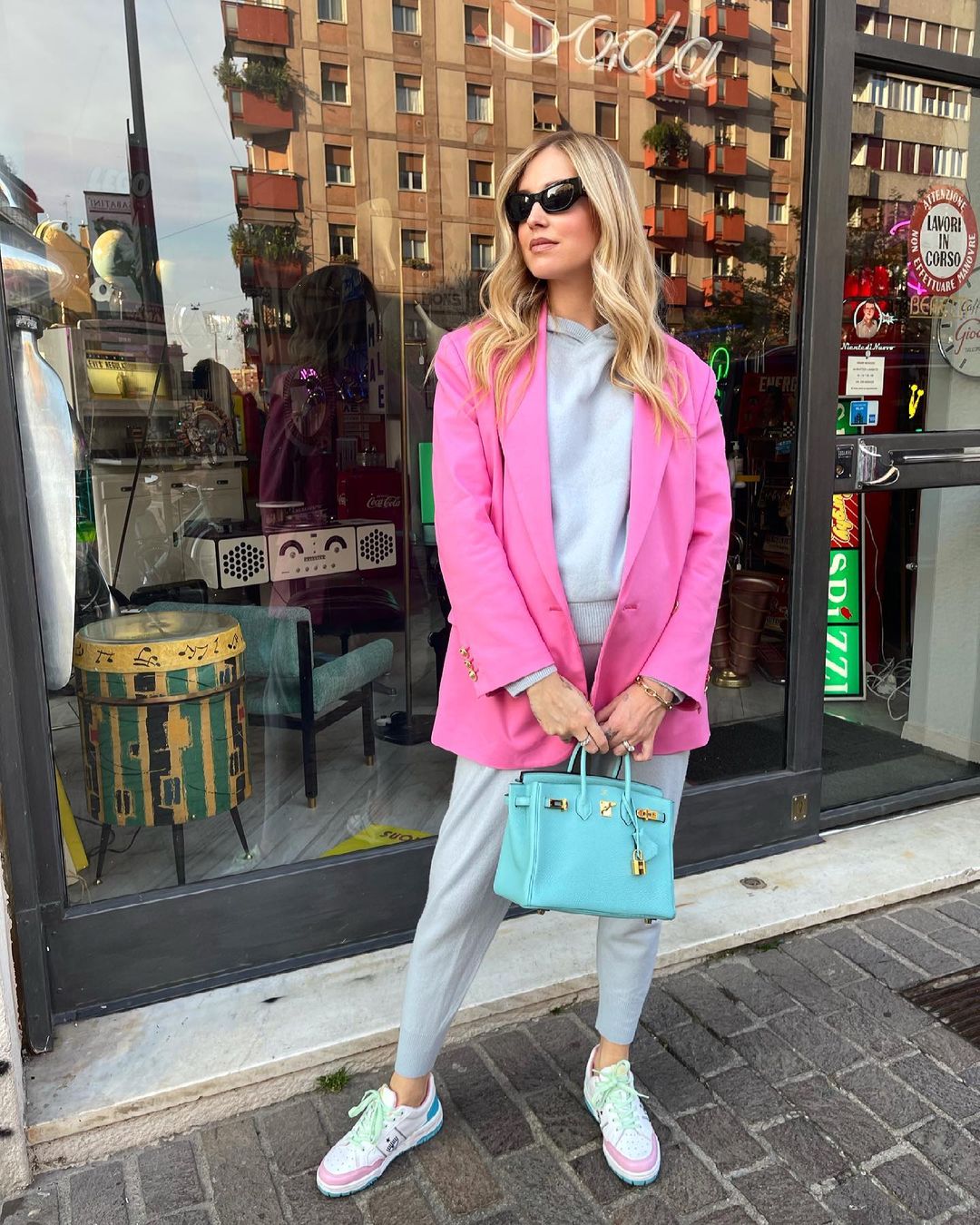 Chiara Ferragni: 10 look με sneakers που θα αντιγράψουμε-5