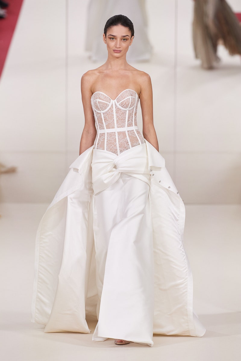 Τα πιο εντυπωσιακά νυφικά της Couture Week-8