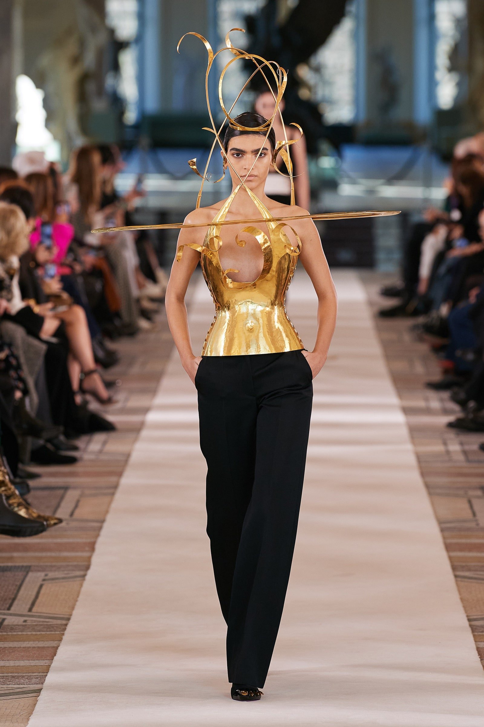 Schiaparelli Couture SS22: Η νέα εποχή του οίκου-2