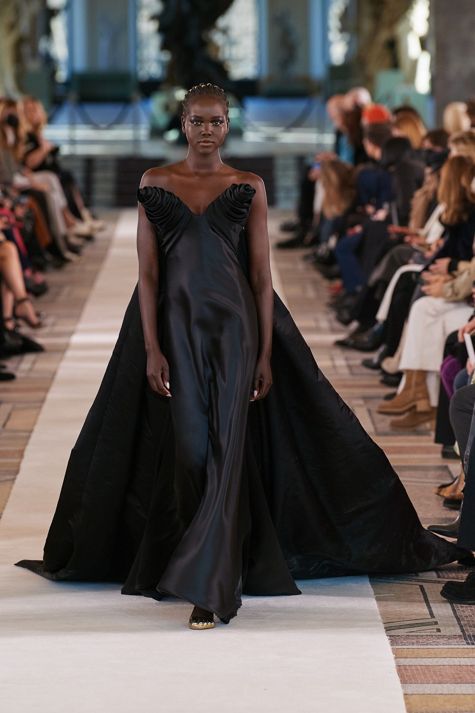 Schiaparelli Couture SS22: Η νέα εποχή του οίκου-3