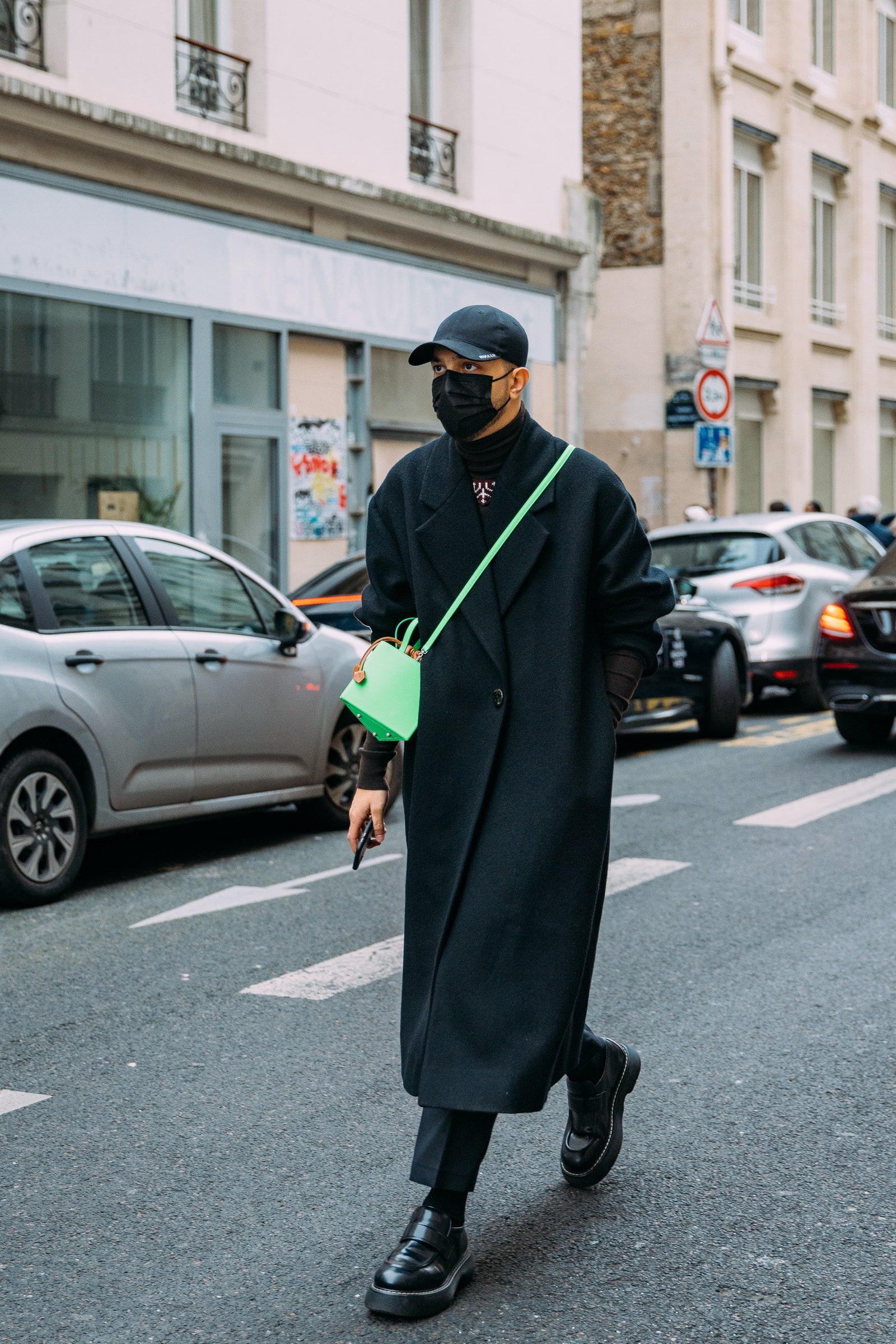 Οι mini bags είναι ξανά το must του street style-5