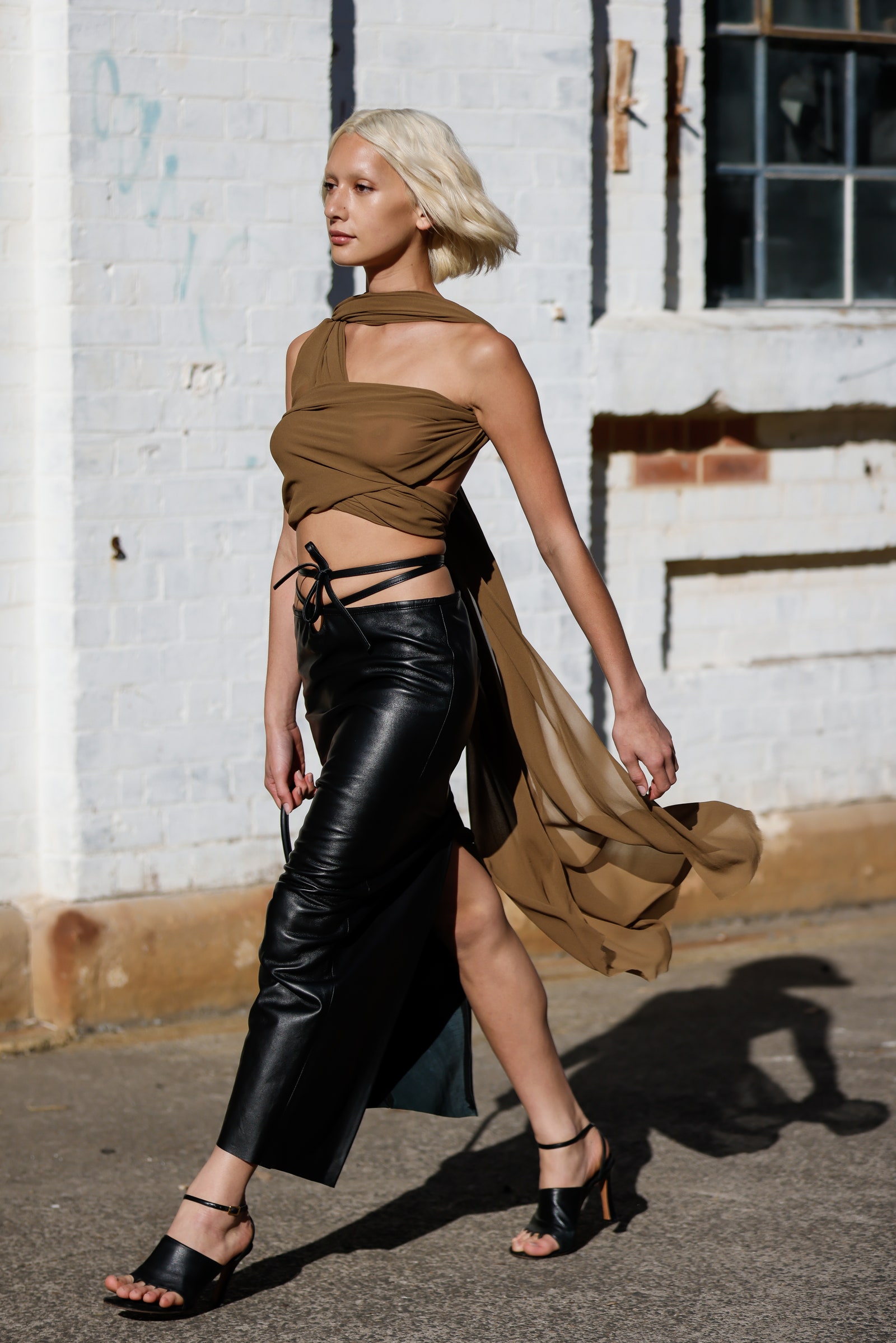 8 street style σύνολα με δερμάτινες φούστες που θα δοκιμάσουμε τον χειμώνα-5