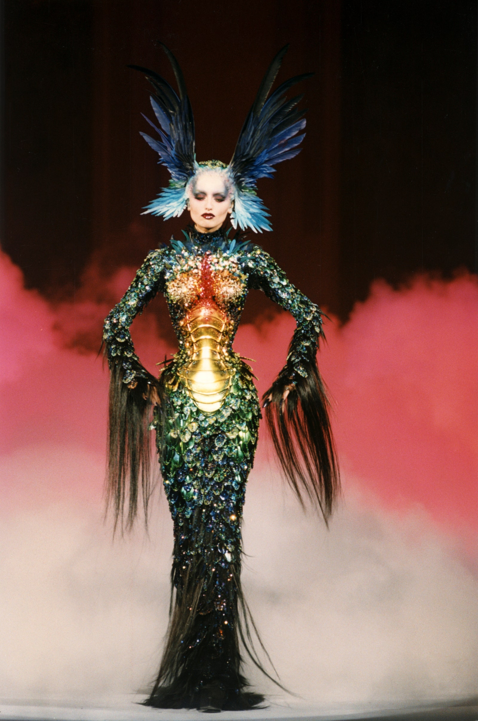 Thierry Mugler: Αφιέρωμα στις πιο εμβληματικές στιγμές του-4