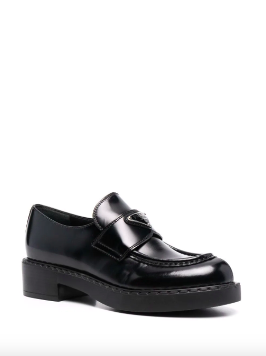 Τα πιο updated σύνολα τώρα γίνονται με jeans και loafers-13