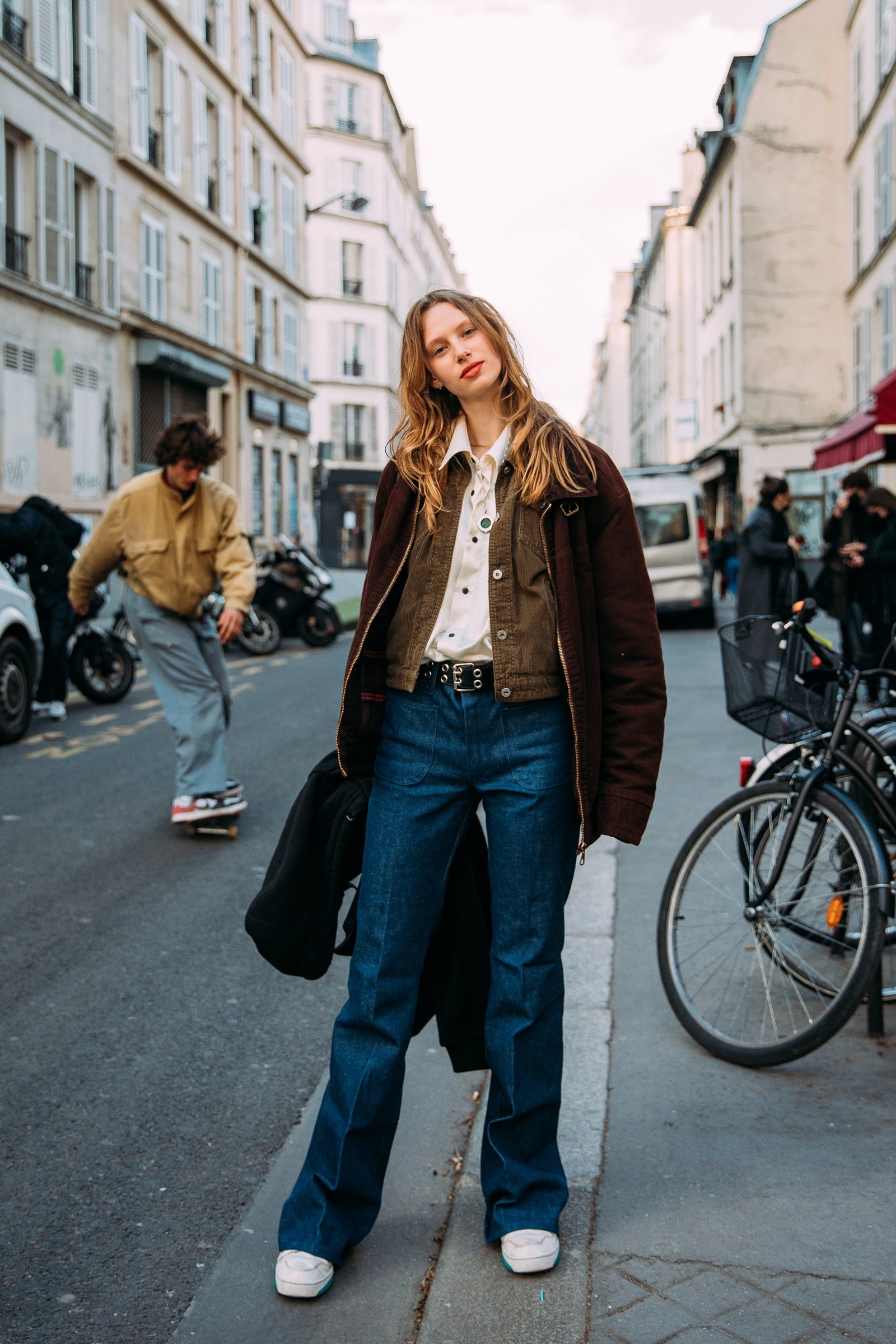 Σκούρο τζιν: Μπήκε στην Vogue list της άνοιξης-3