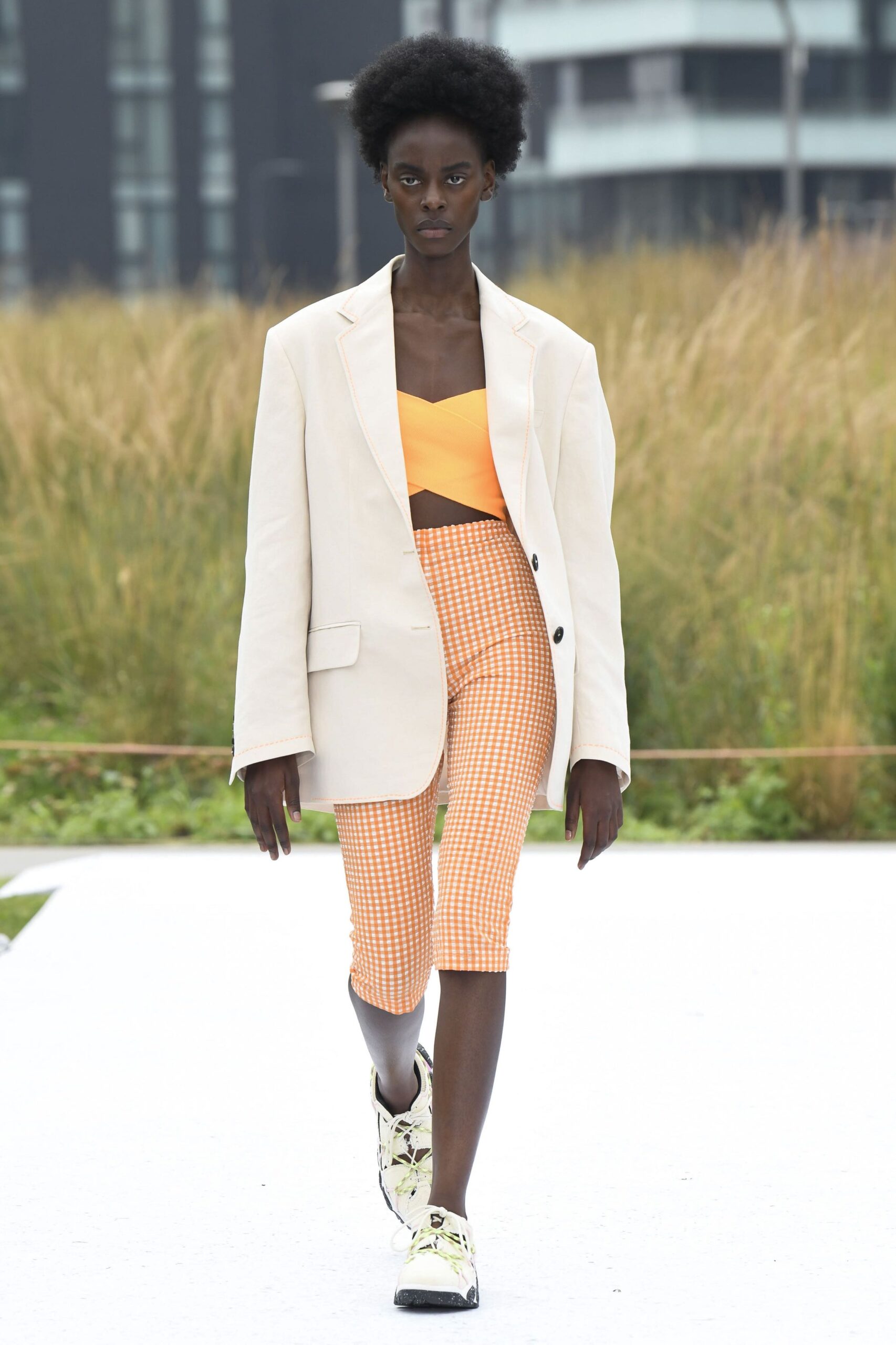 MSGM SS22 Κοστούμι και sneakers: To πιο cool combo του 2022-4