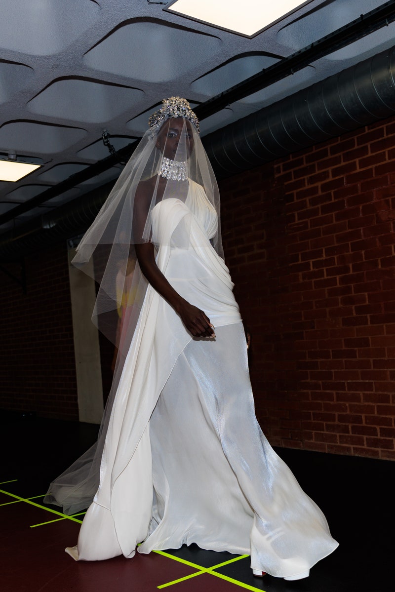 Εβδομάδα Μόδας Λονδίνου: H Vogue στο backstage των shows-15
