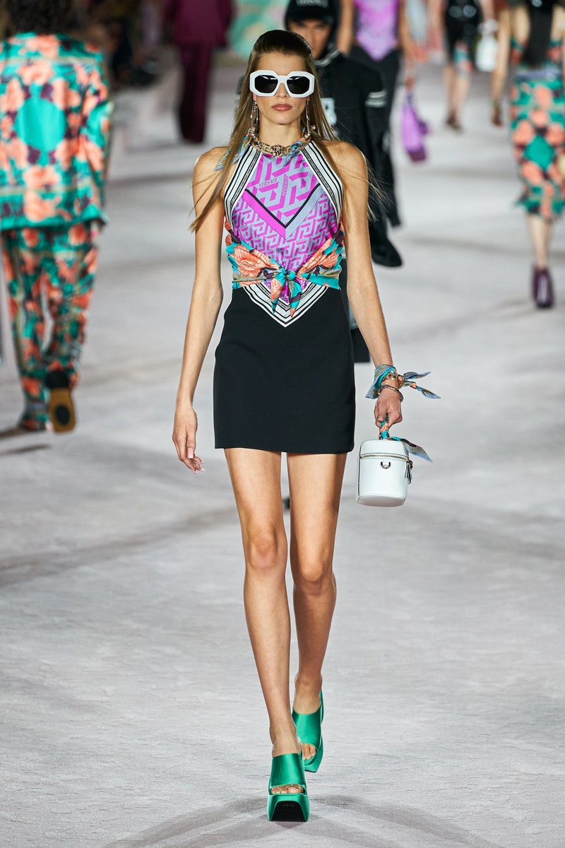 Platform shoes: Οι σωστοί συνδυασμοί για την άνοιξη-2